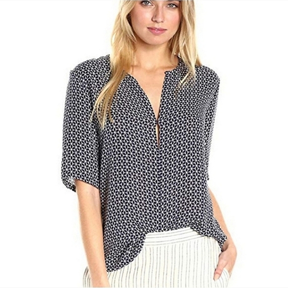 Theory Antazie Tile Geo Print Navy & Cream 100% Silk Short Sleeve Blouse Top S - Picture 1 of 12